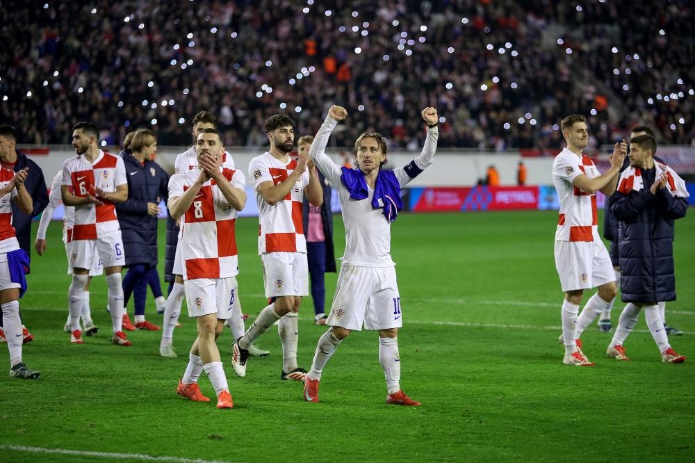 杜克兰特连续得分，全队士气高涨