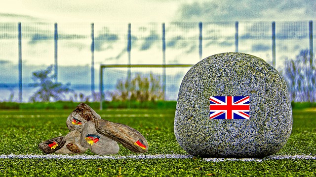 C罗在媒体评选的明年世界杯百大中高居第25！梅西仅第八！