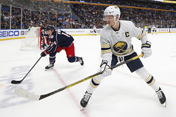 梅西获美职联MVP并率队首夺总冠军，雨中致歉开幕式取消